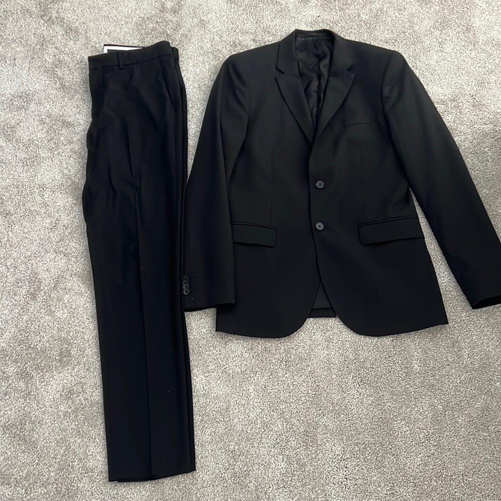 Men’s H&M slim fit suit